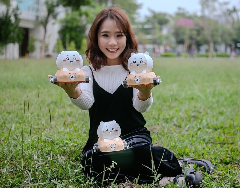 WATCH: Kaohsiung’s adorable Chiikawa lanterns steal the spotlight