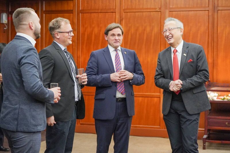 Lithuanian counter-disinformation delegation welcomed in Taiwan