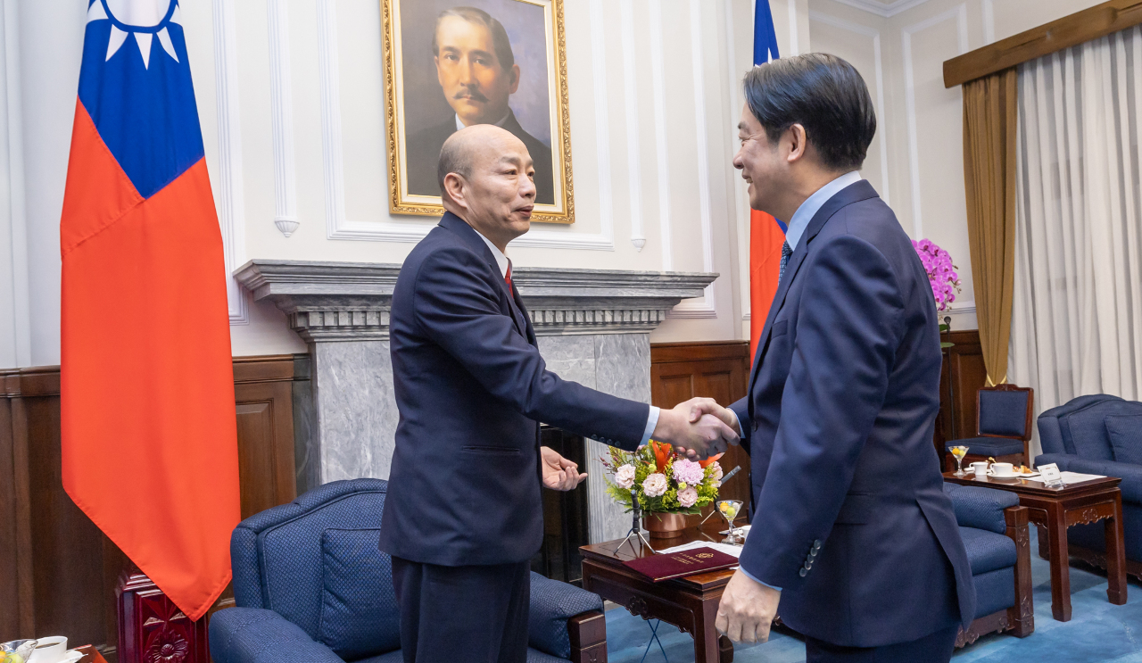 President Lai meets with bipartisan delegation, calls for unity