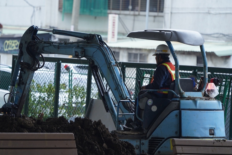 US tariff impact forces 827 workers at 20 Taiwanese companies into unpaid leave