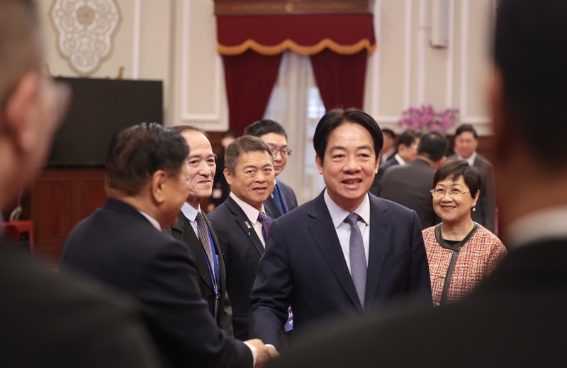 President Lai urges business owners to return and invest in Taiwan