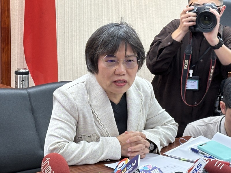 Proposed Cross-Strait Act amendments will require Chinese spouses to renounce citizenship