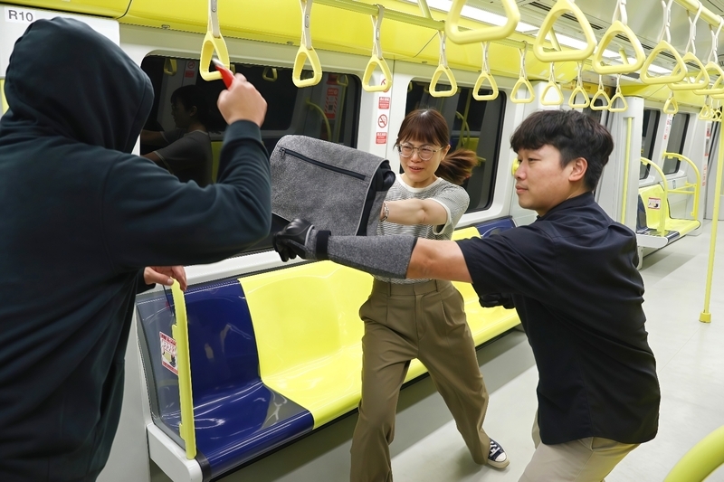 New stab-resistant safety equipment installed in stations around New Taipei area