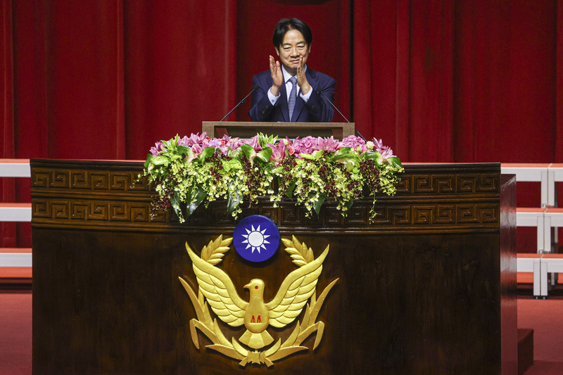 President Lai attends Police College graduation